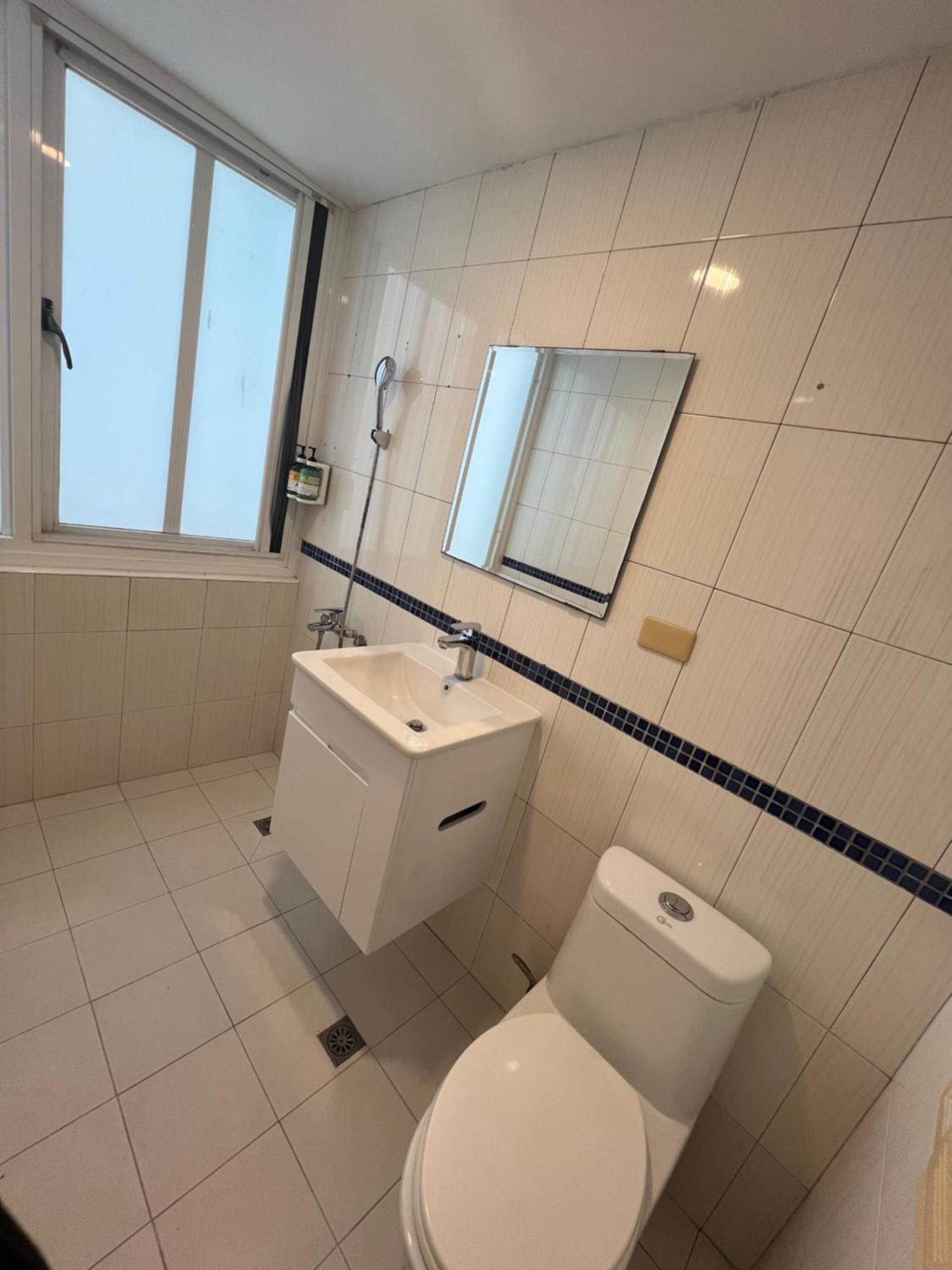 Mu-In Hotel Каосюн Екстериор снимка